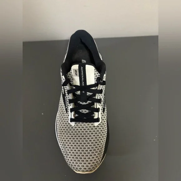 Brooks Womens Adrenaline GTS 22 Gray and Black Running Shoes, Size:8 - Picture 6 of 14